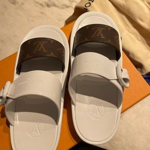Louis Vuitton sunbath flat mule